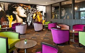 Hôtel Roi Soleil Prestige Plaisir